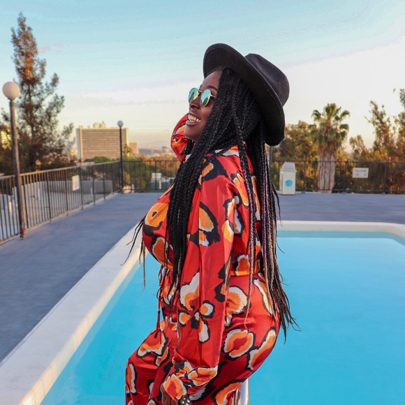 💕💕 Meet Your Posher, Fatima 💕💕 - Picture 8 of 14